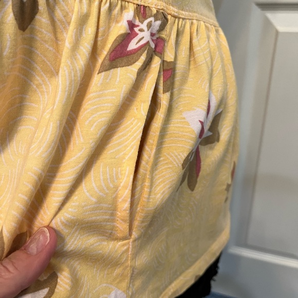 Logo by Lori Goldstein floral, sleeveless, peplum top, size XS - Picture 2 of 4